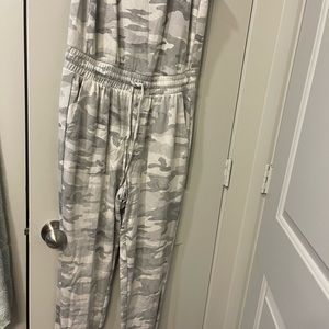 Rachel Zoe NWT Camouflage Jumpsuit Size Medium